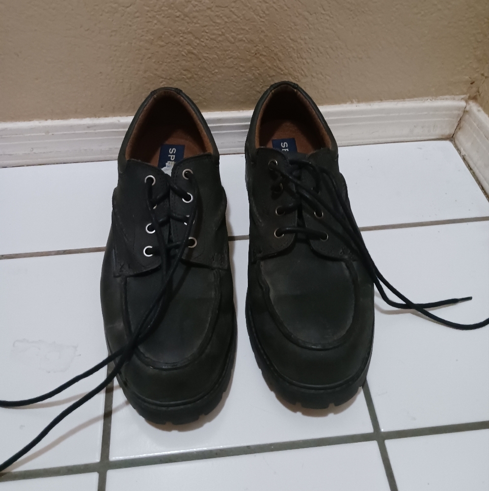 Men's dress shoes